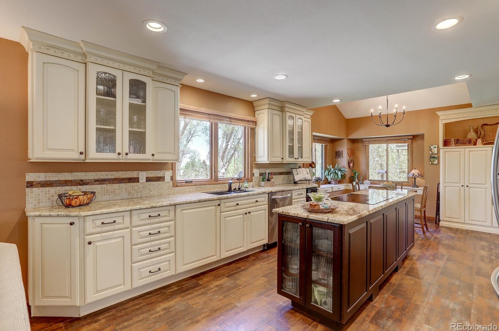 2201 Dry Crk Rd, Littleton CO 80120-8048 exterior