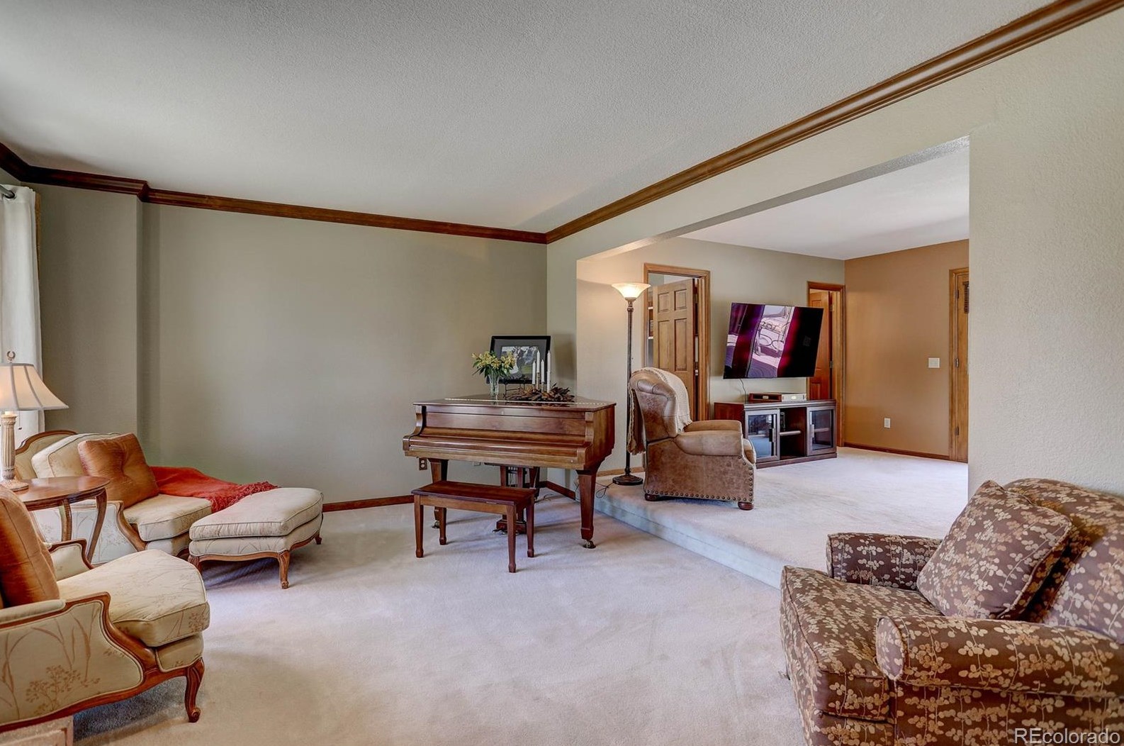 2201 Dry Crk Rd, Littleton CO 80120-8048 exterior