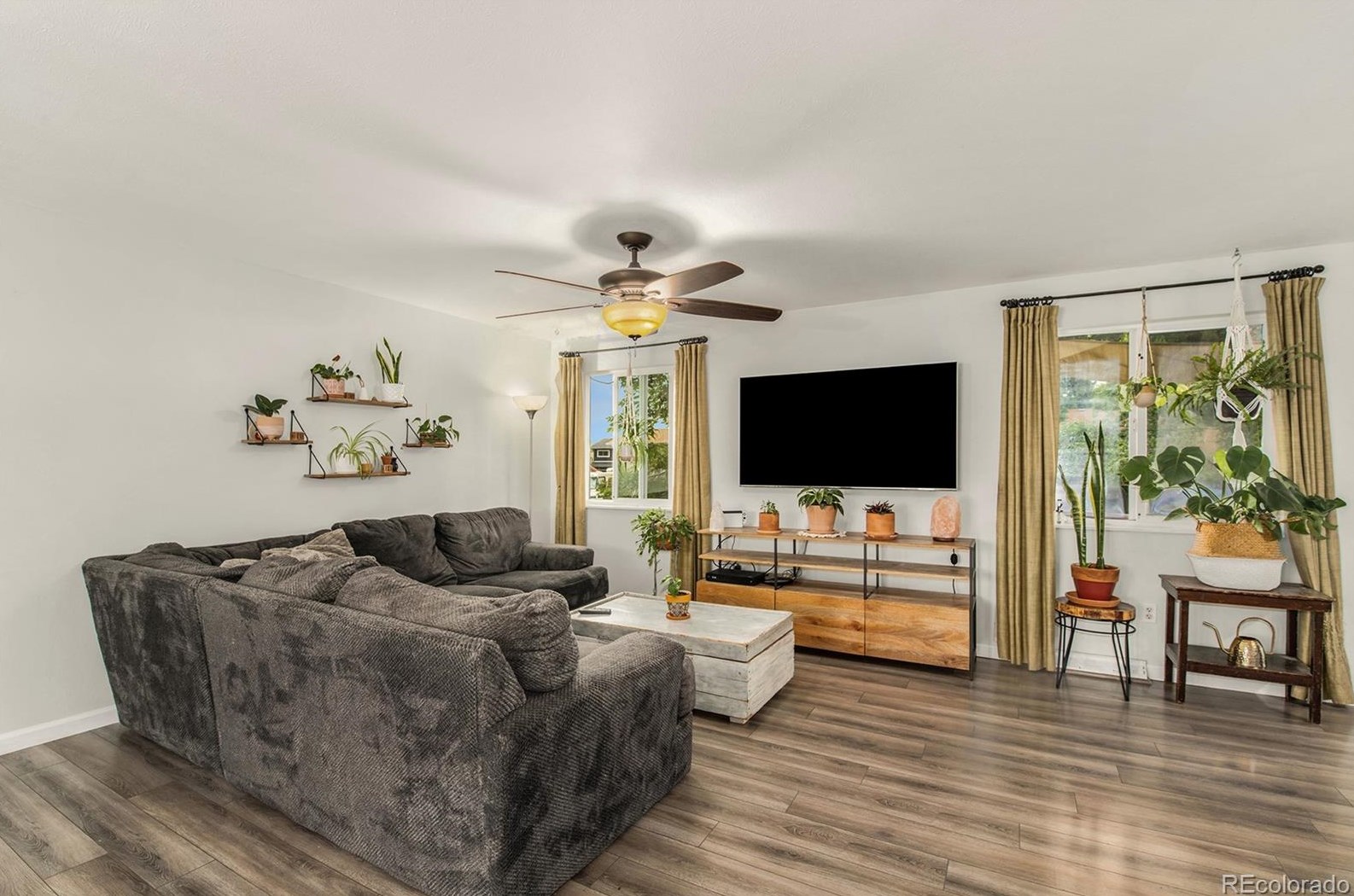 7026 Rowland Ave, Littleton CO 80128-4722 exterior