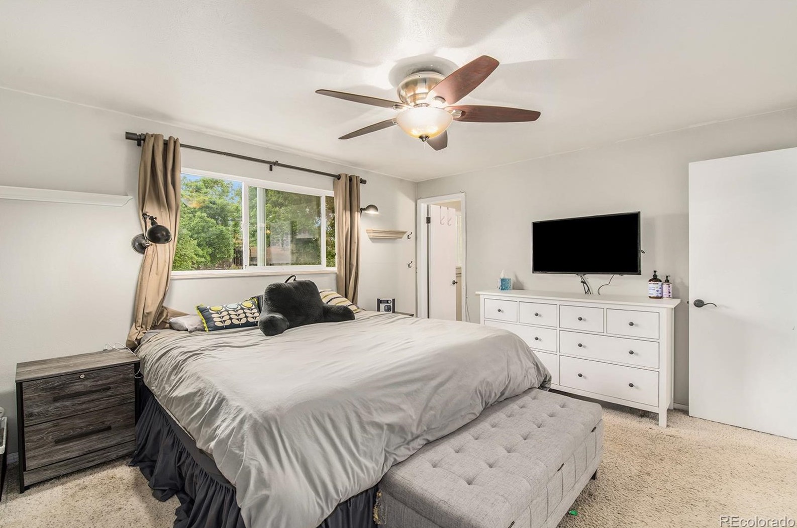 7026 Rowland Ave, Littleton CO 80128-4722 exterior