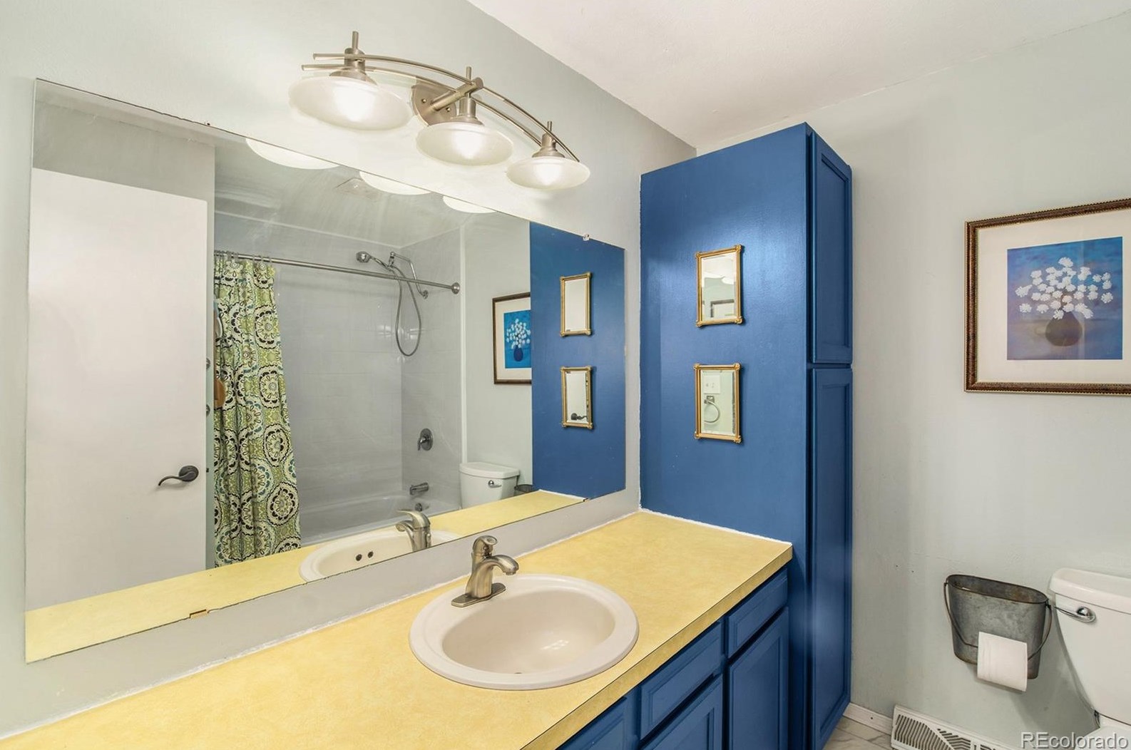 7026 Rowland Ave, Littleton CO 80128-4722 exterior