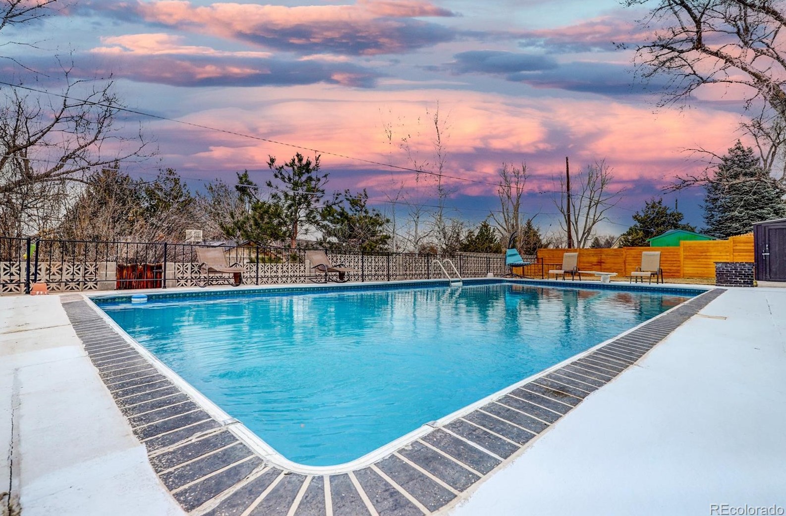 7107 Dudley Dr, Arvada CO  80004-1745 exterior