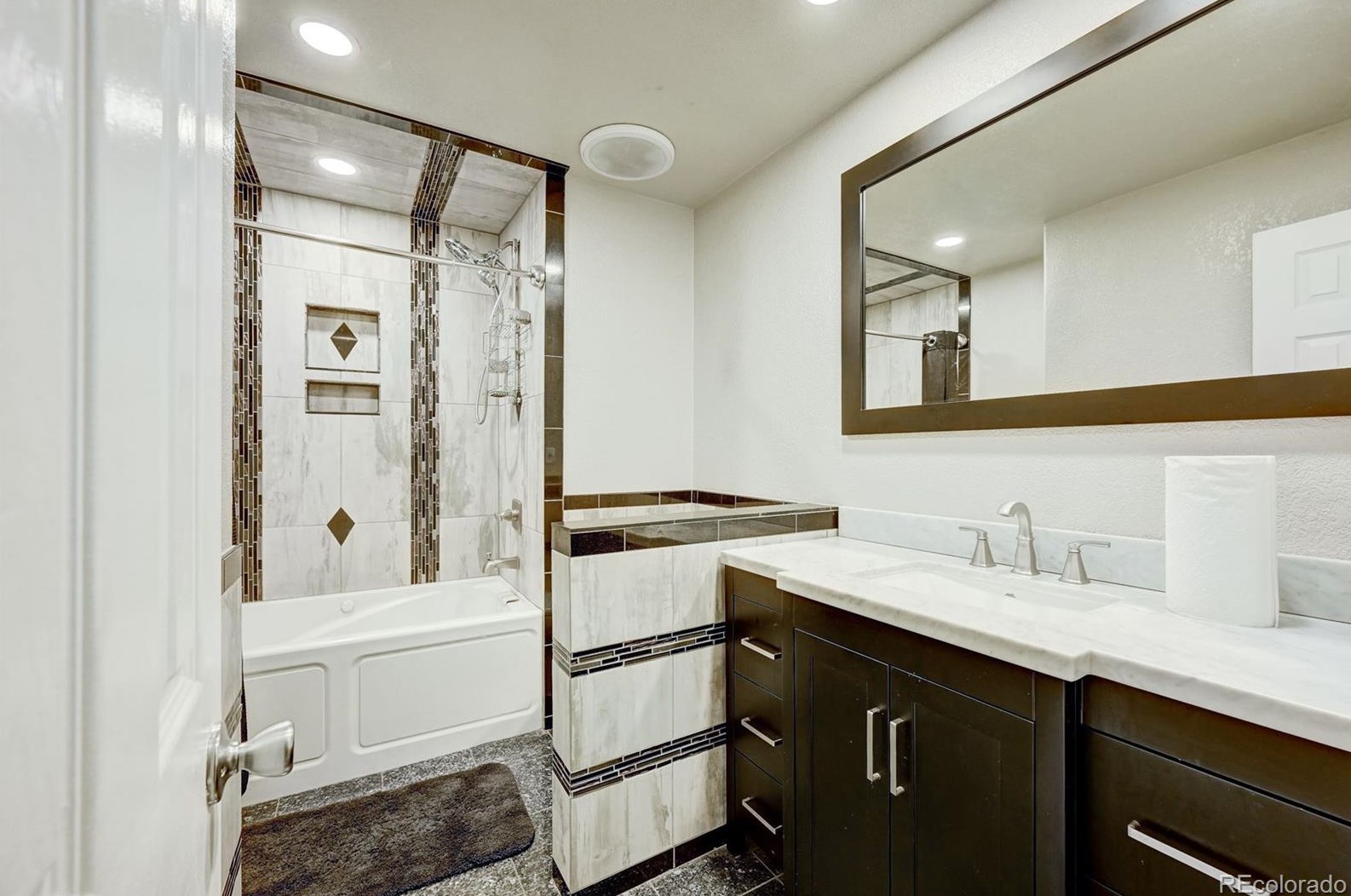 6543 Brentwood Way, Littleton CO 80123-3515 exterior