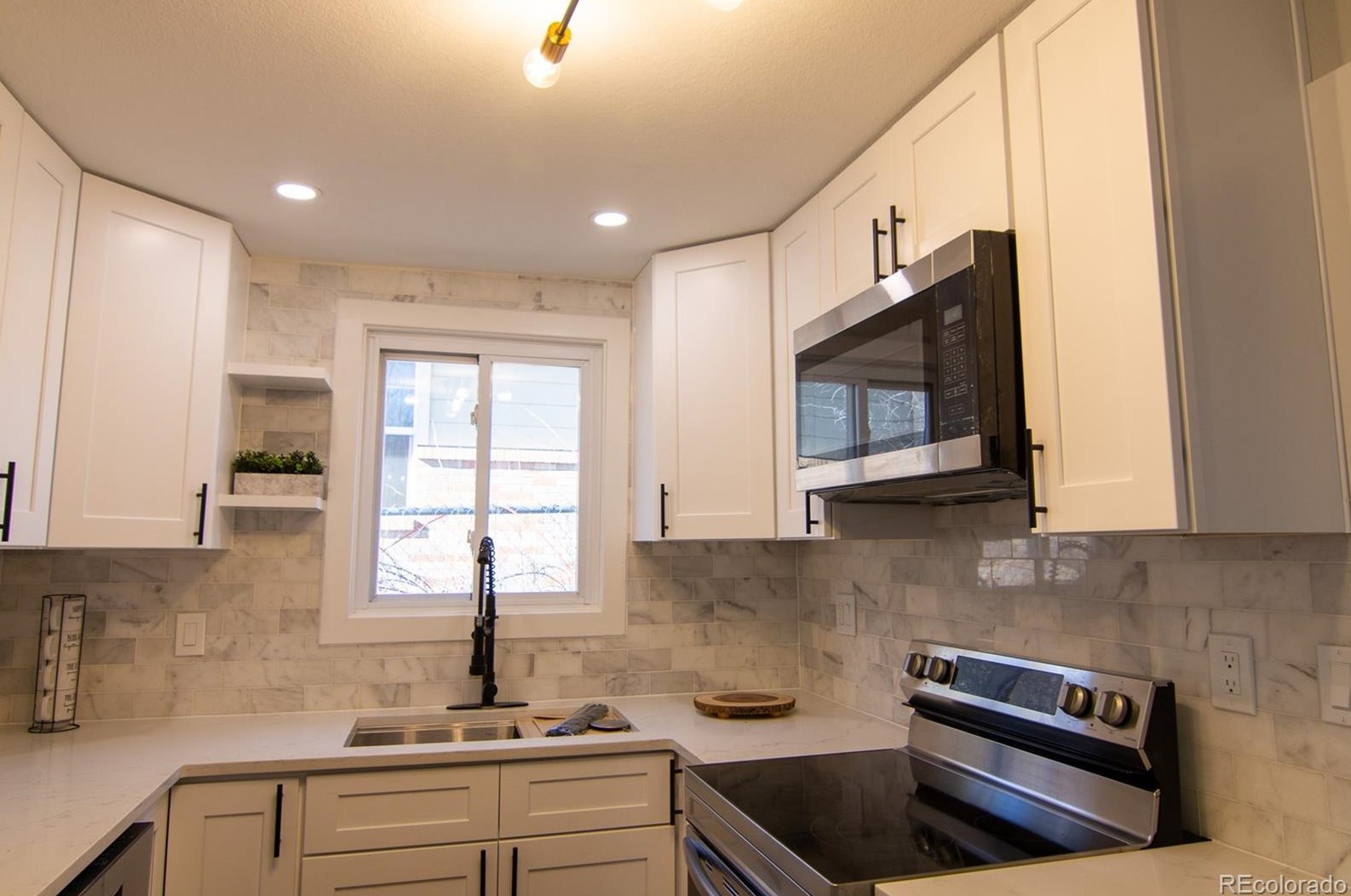 3350 S Dale Ct, Englewood, CO 80110