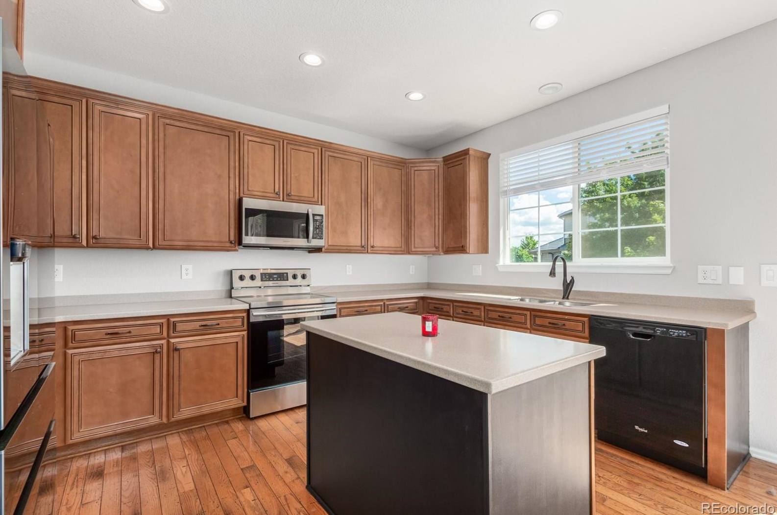 19 Peabody St, Castle Rock CO  80104-8812 exterior