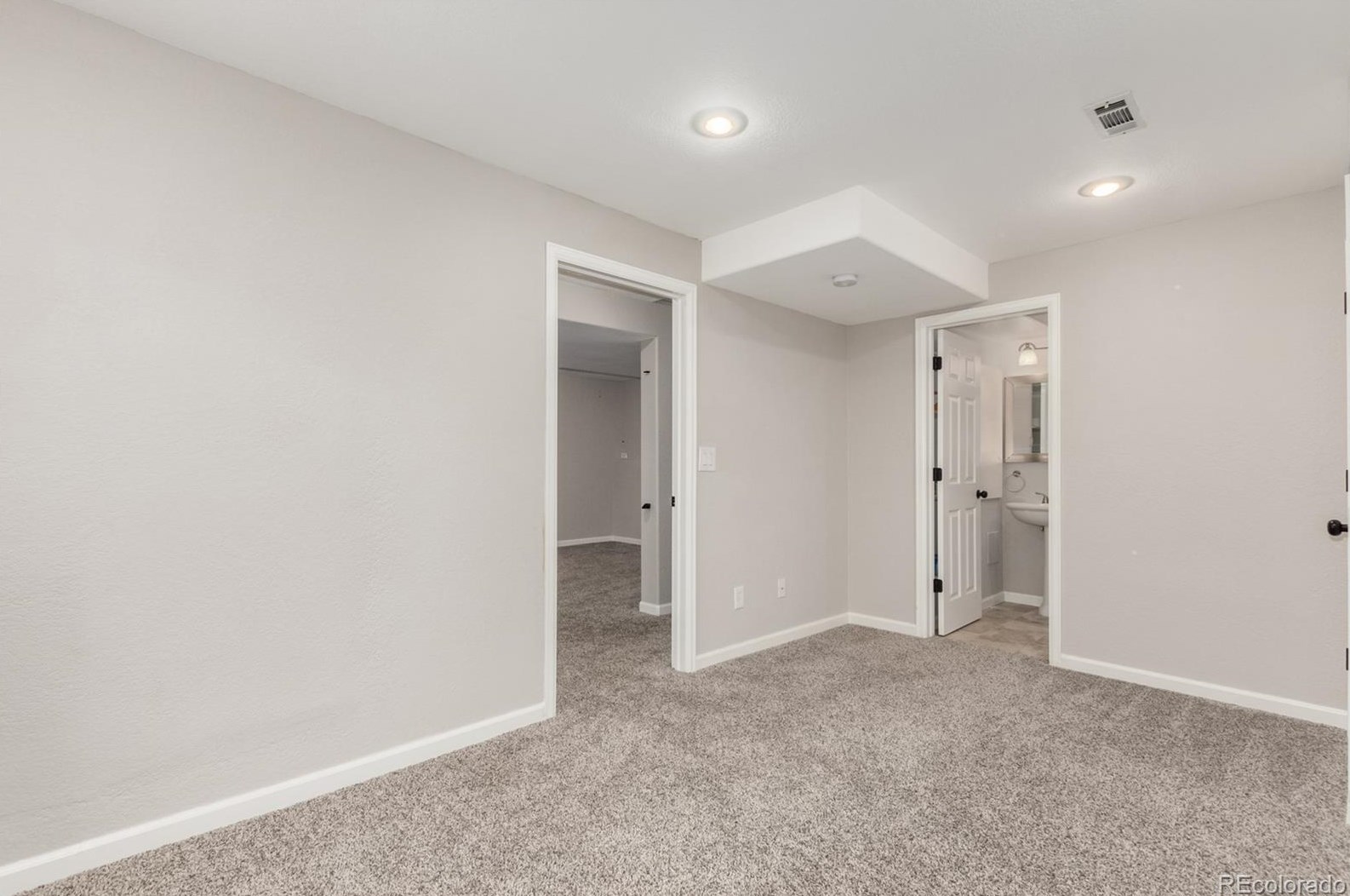 19 Peabody St, Castle Rock CO  80104-8812 exterior