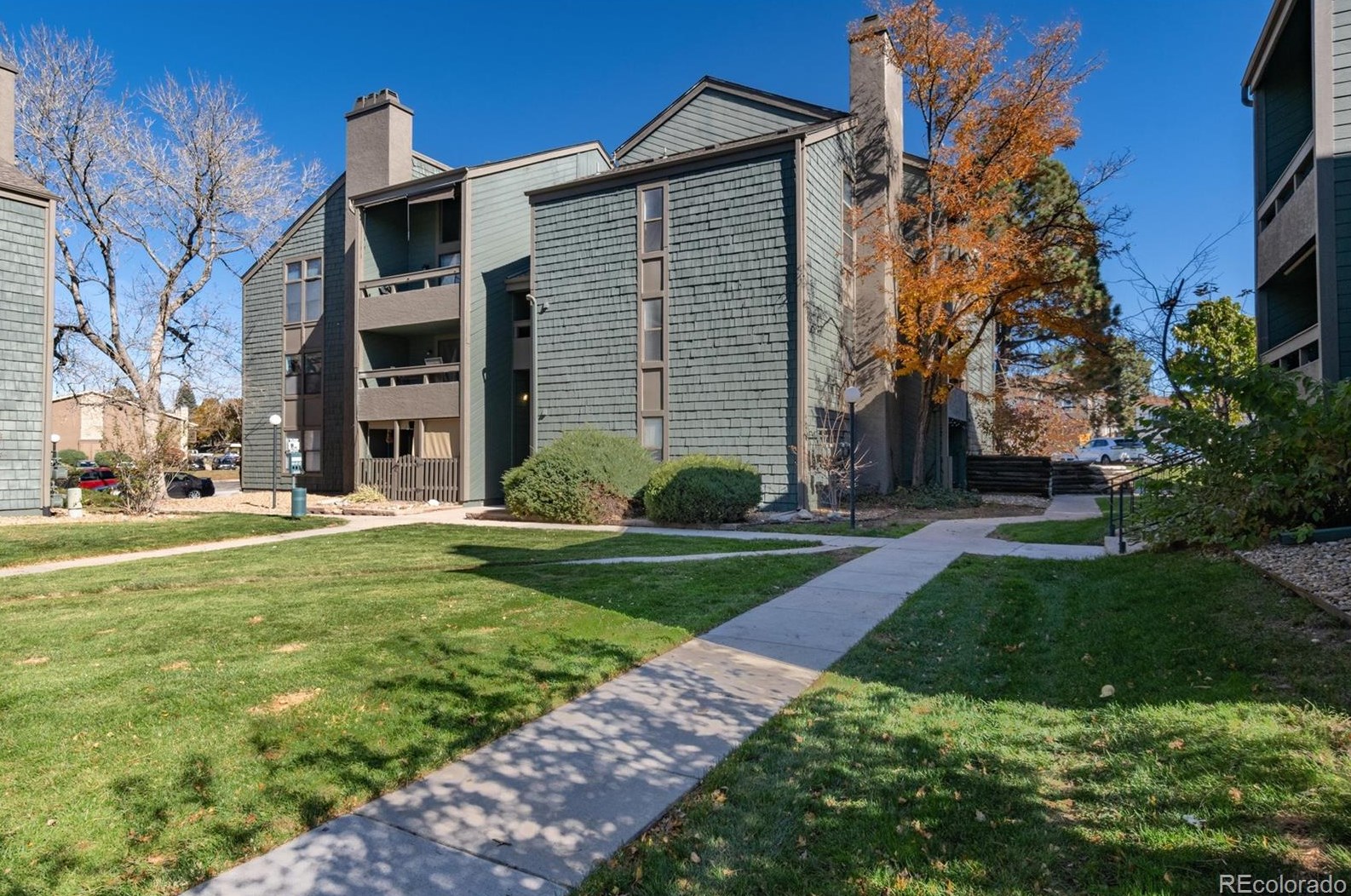 14252 Tufts Pl, Aurora CO  80015-1046 exterior