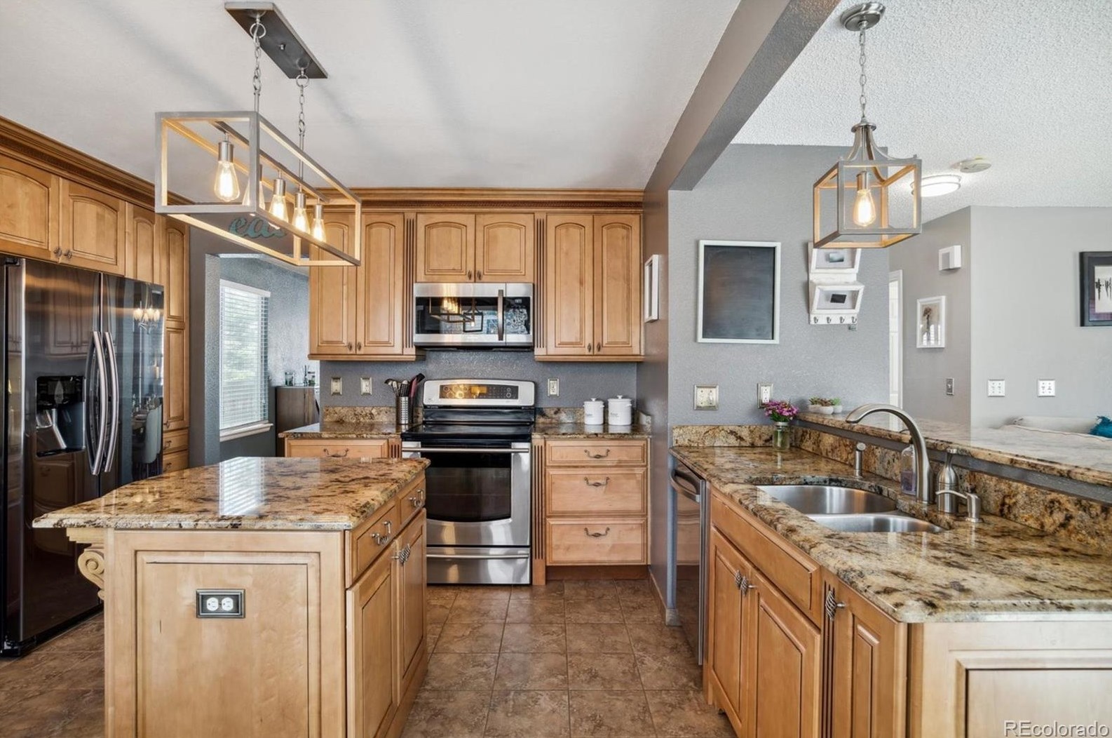 6247 Urban St, Littleton CO  80127-2389 exterior