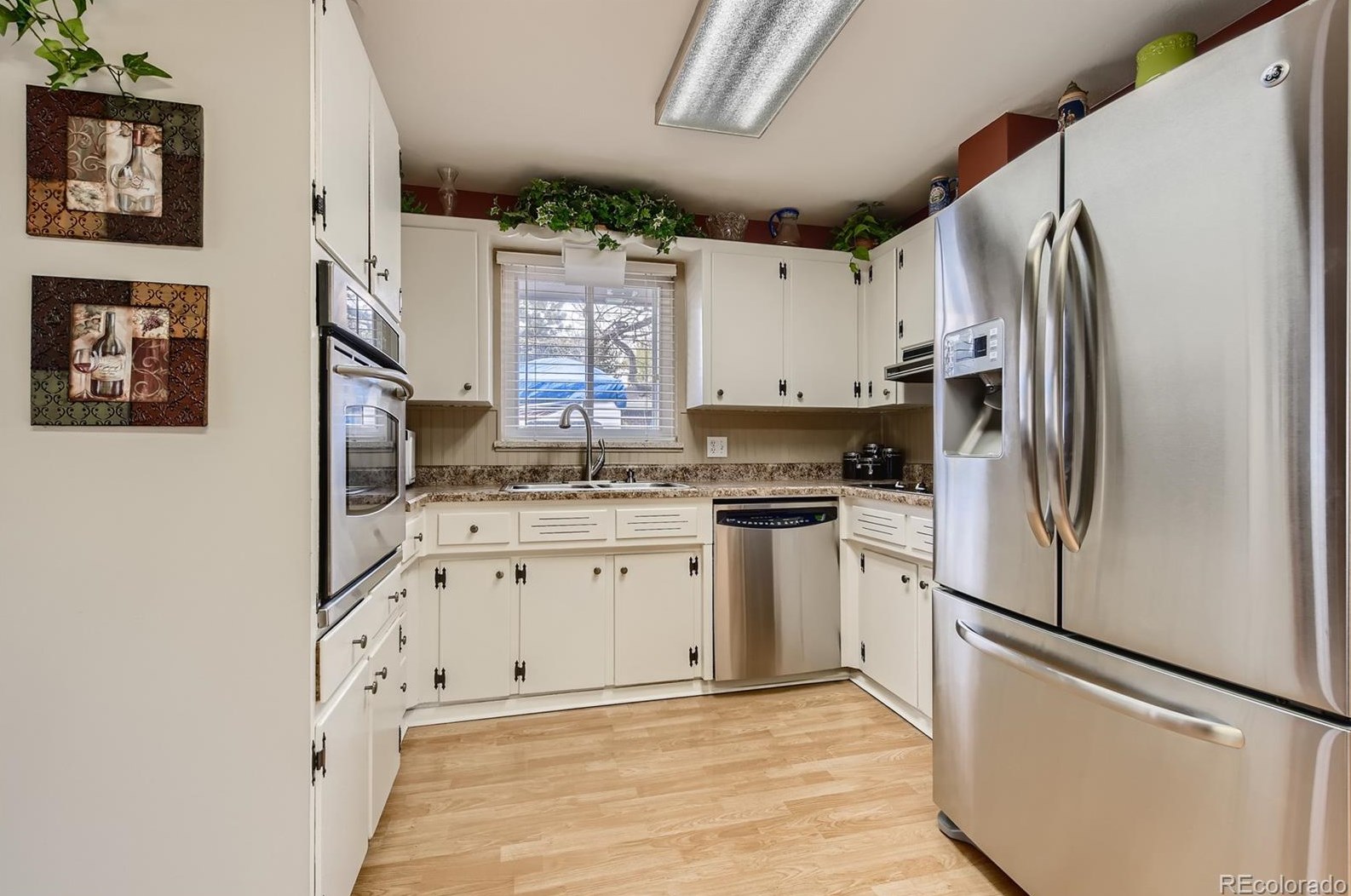 2858 Peakview Cir, Littleton CO 80121-3252 exterior