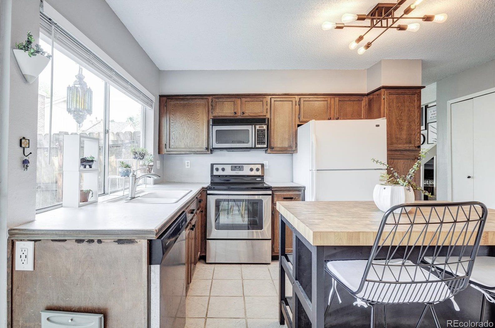 7041 Knolls Way, Littleton CO 80122-1750 exterior