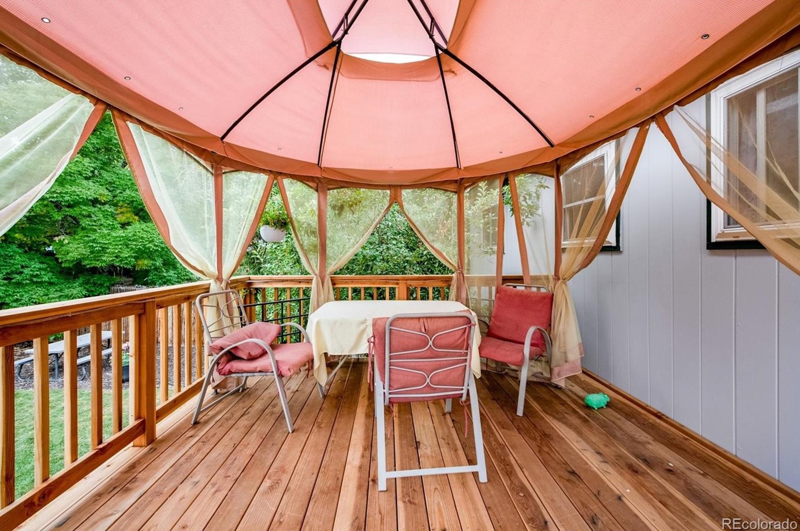 7338 Fremont Dr, Littleton CO 80128-4743 exterior