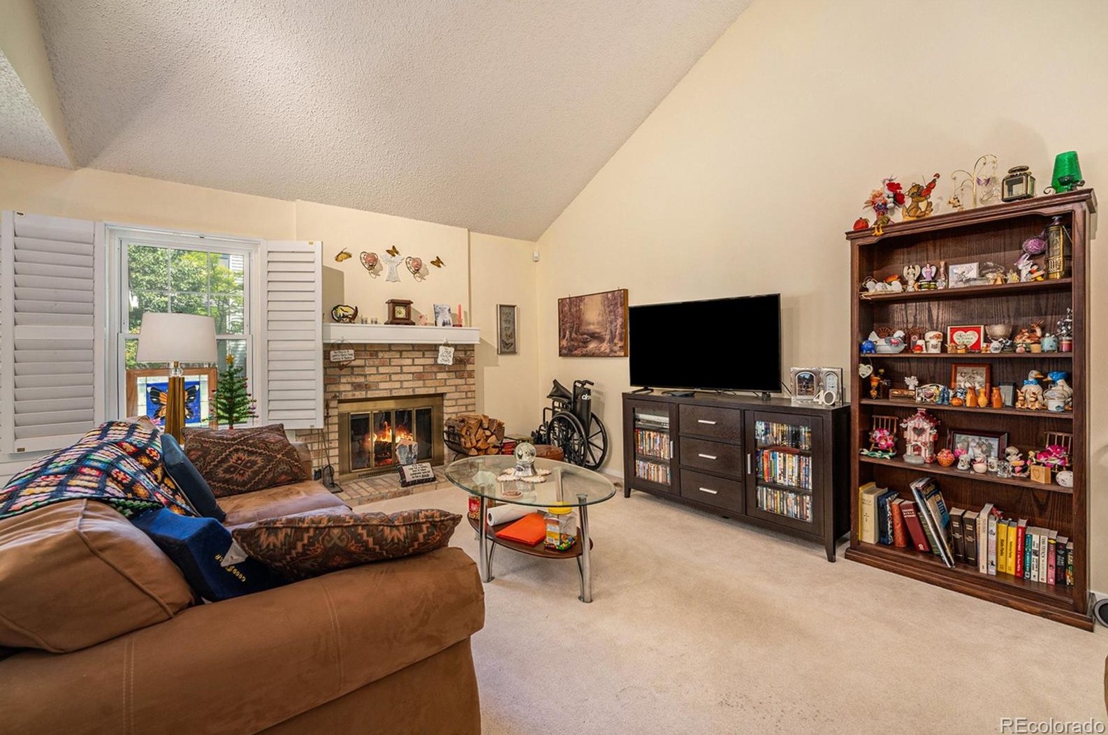 2558 S Vaughn Way #a, Denver, CO 80014
