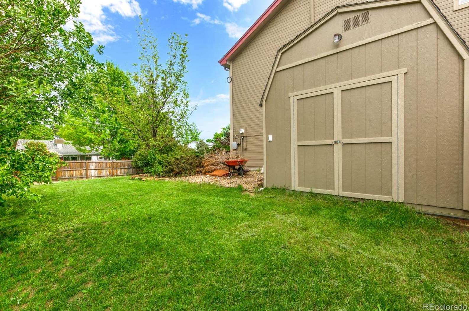 8602 Balsam St, Littleton CO 80128-6112 exterior