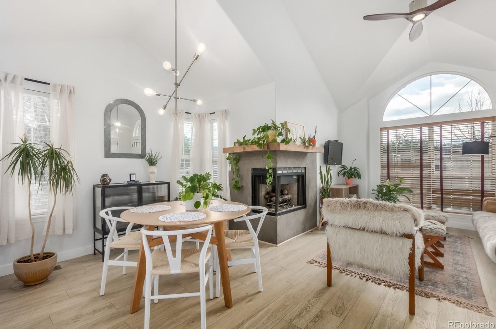 8602 Balsam St, Littleton CO 80128-6112 exterior