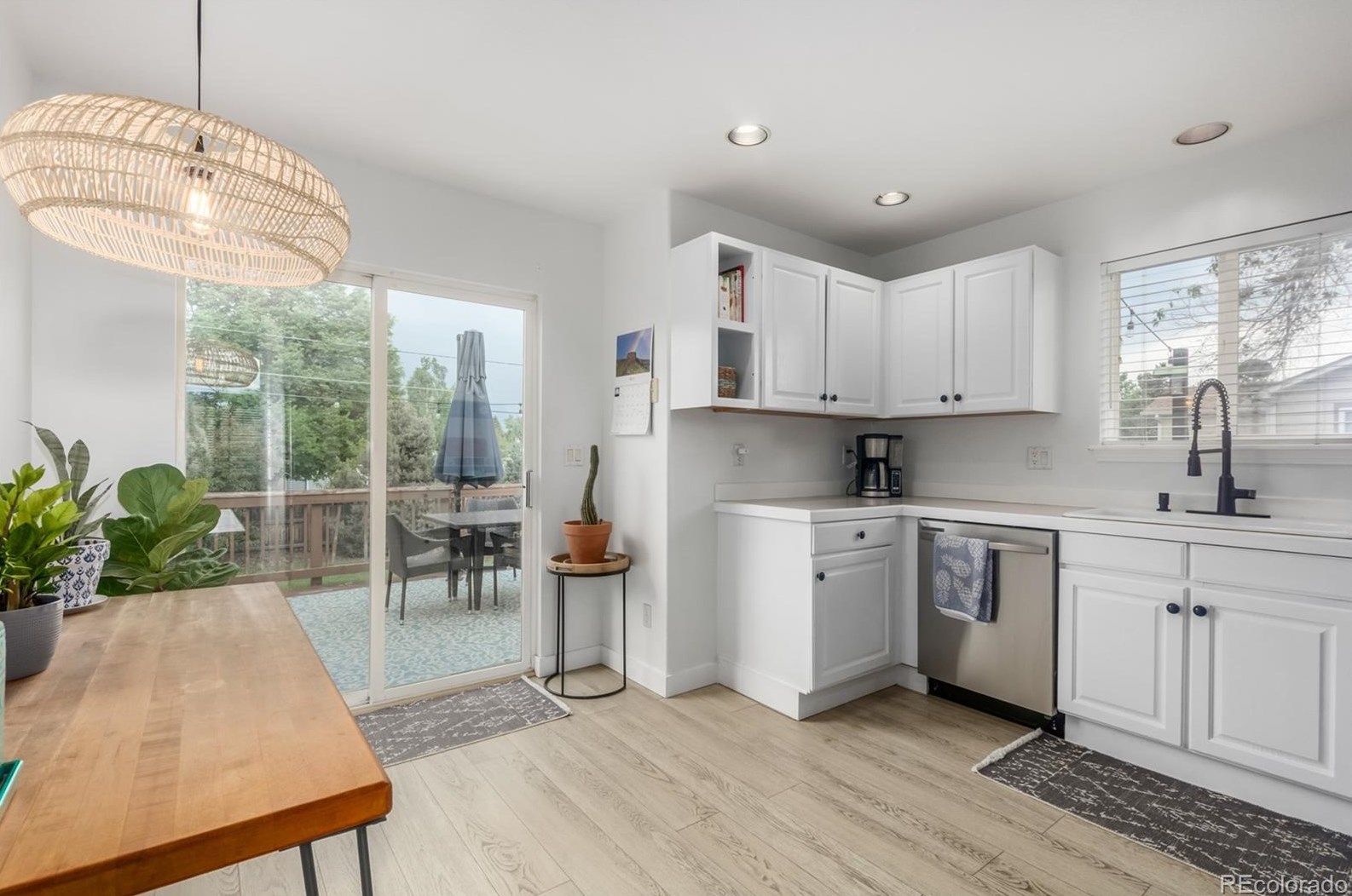 8602 Balsam St, Littleton CO 80128-6112 exterior