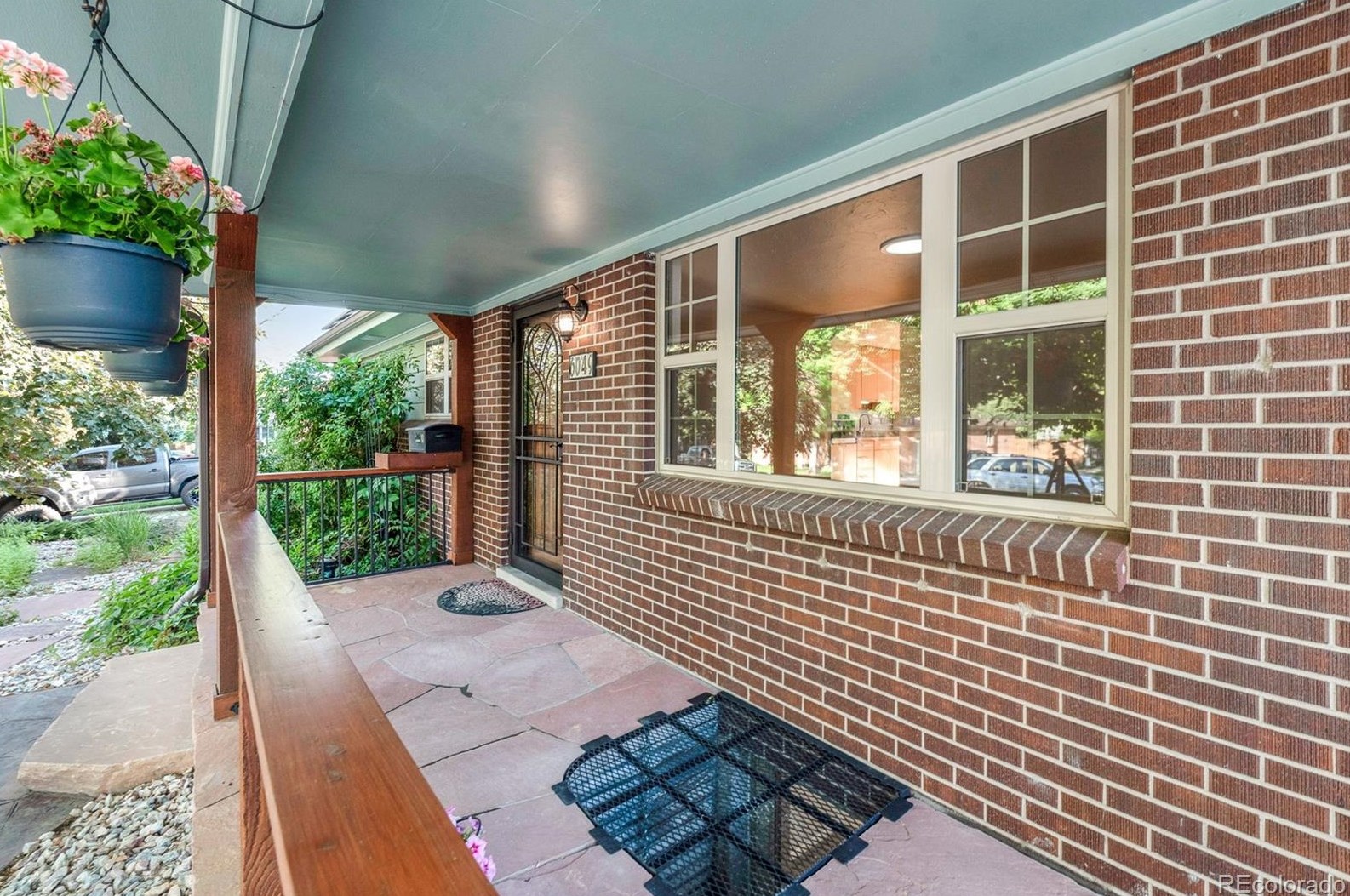6049 Vivian St, Arvada CO  80004-4130 exterior