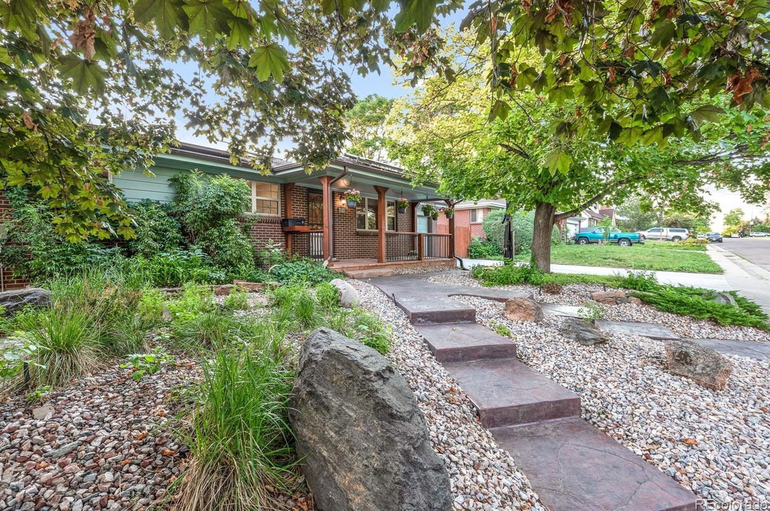 6049 Vivian St, Arvada CO  80004-4130 exterior