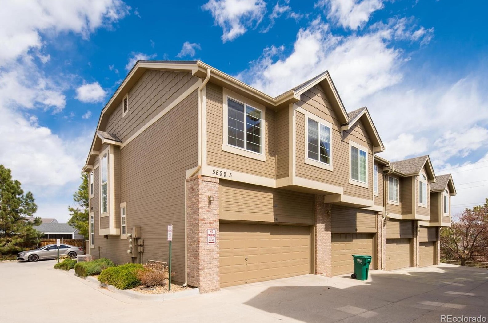 5555 Briarwood Ave, Littleton CO  80122-2362 exterior