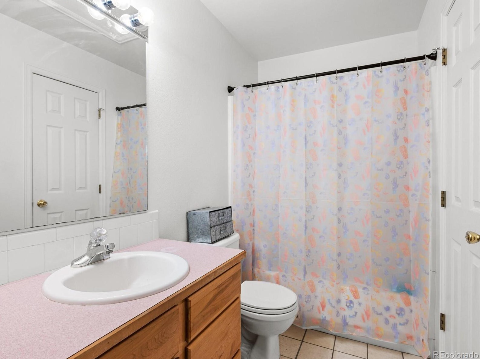 2162 Meadow Ct, Longmont CO  80501-1523 exterior