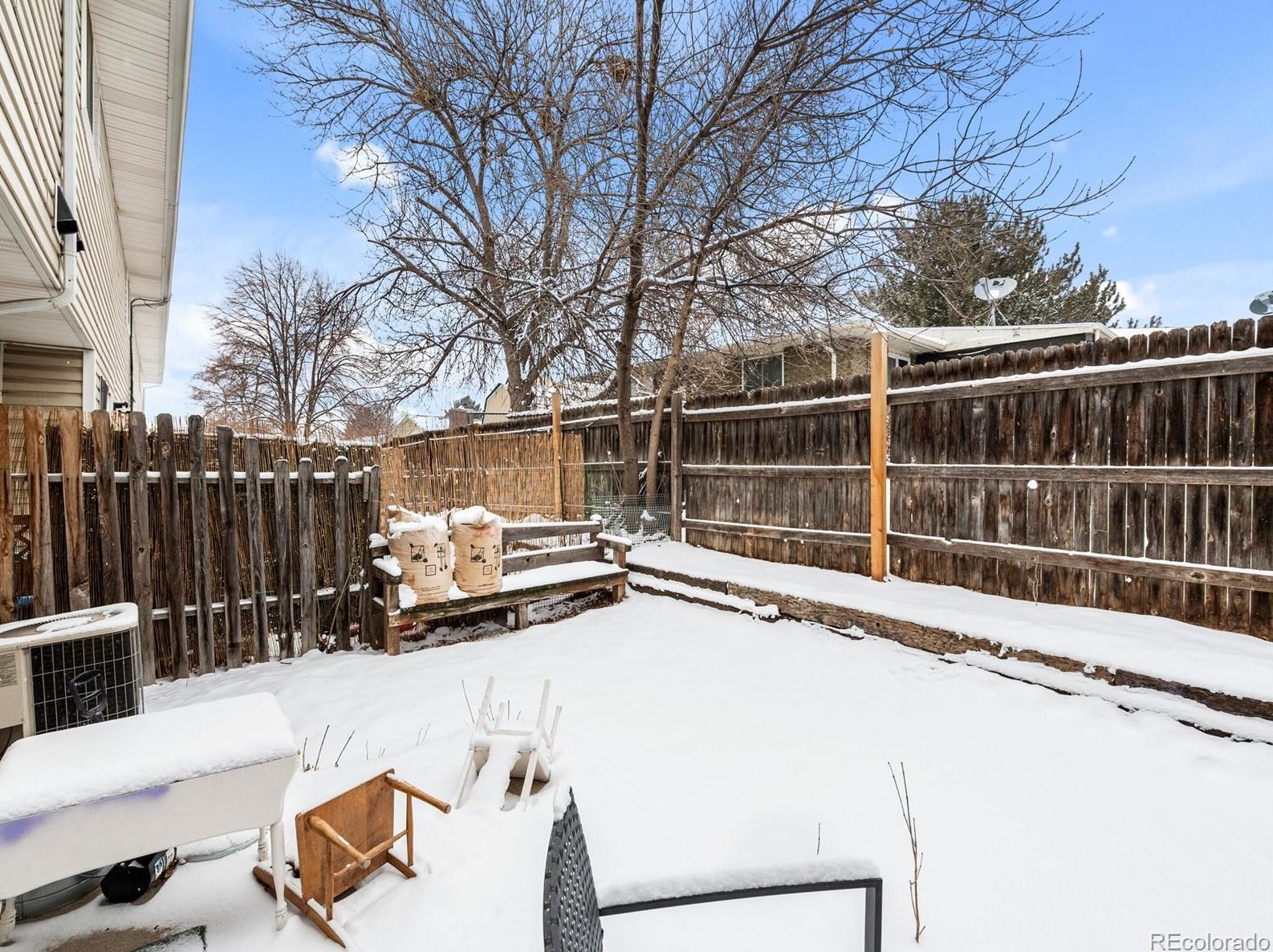 2162 Meadow Ct, Longmont CO  80501-1523 exterior