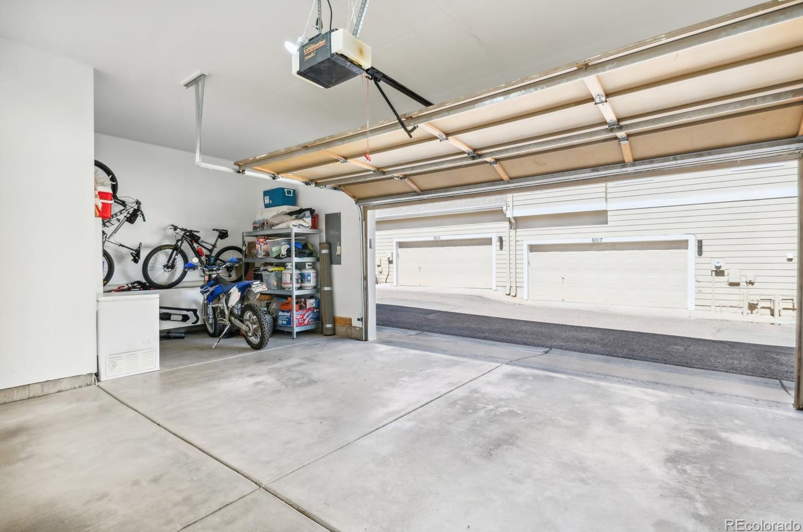 6027 Trailhead Rd, Littleton CO 80130-5327 exterior