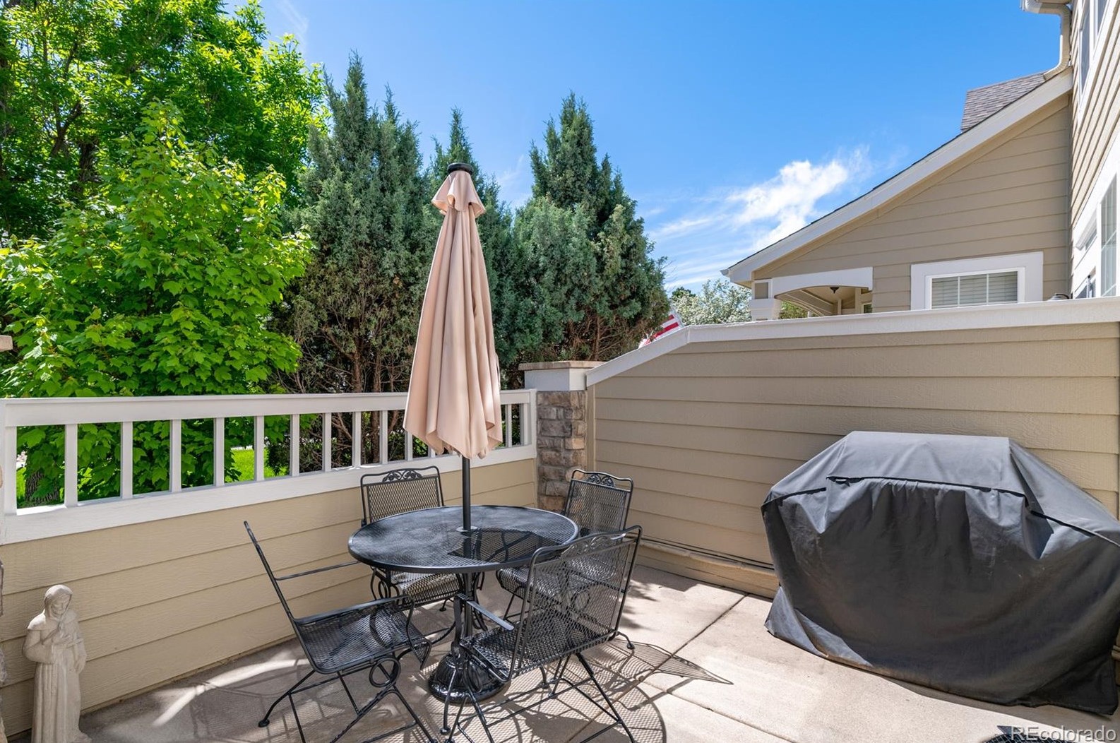 6027 Trailhead Rd, Littleton CO 80130-5327 exterior