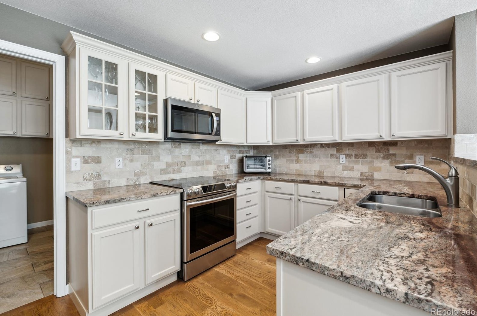 6027 Trailhead Rd, Littleton CO 80130-5327 exterior