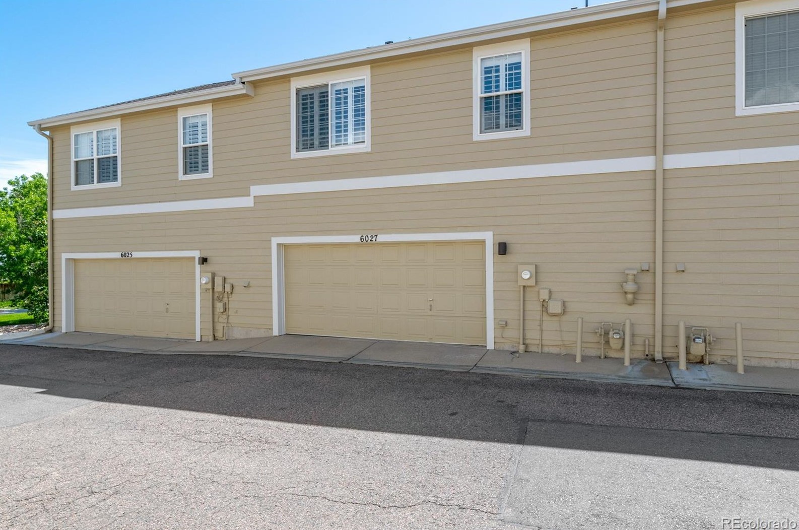 6027 Trailhead Rd, Littleton CO 80130-5327 exterior