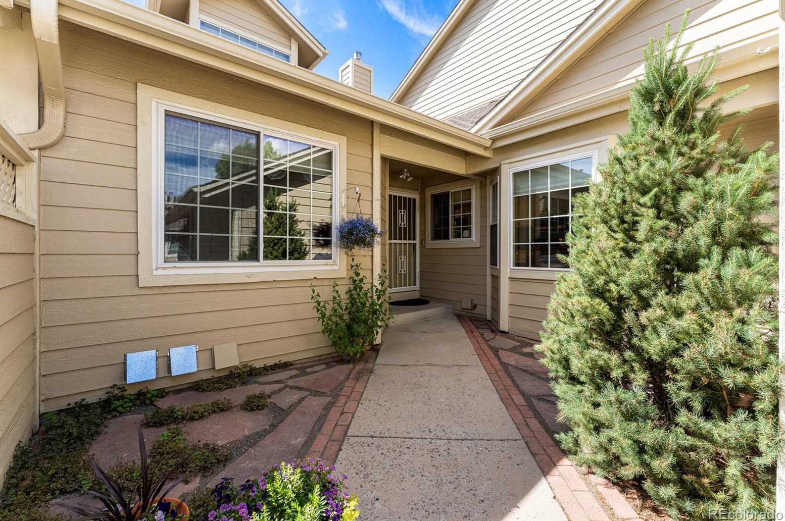 8234 High Ct, Littleton CO 80122-3673 exterior