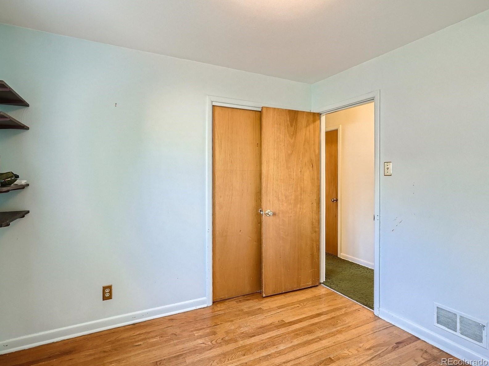 5158 Sherman St, Littleton CO 80121-8034 exterior