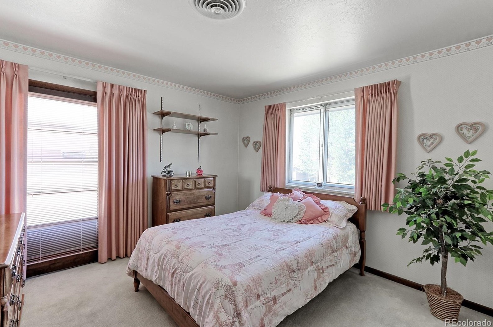 6927 Dudley Dr, Arvada CO  80004-1741 exterior