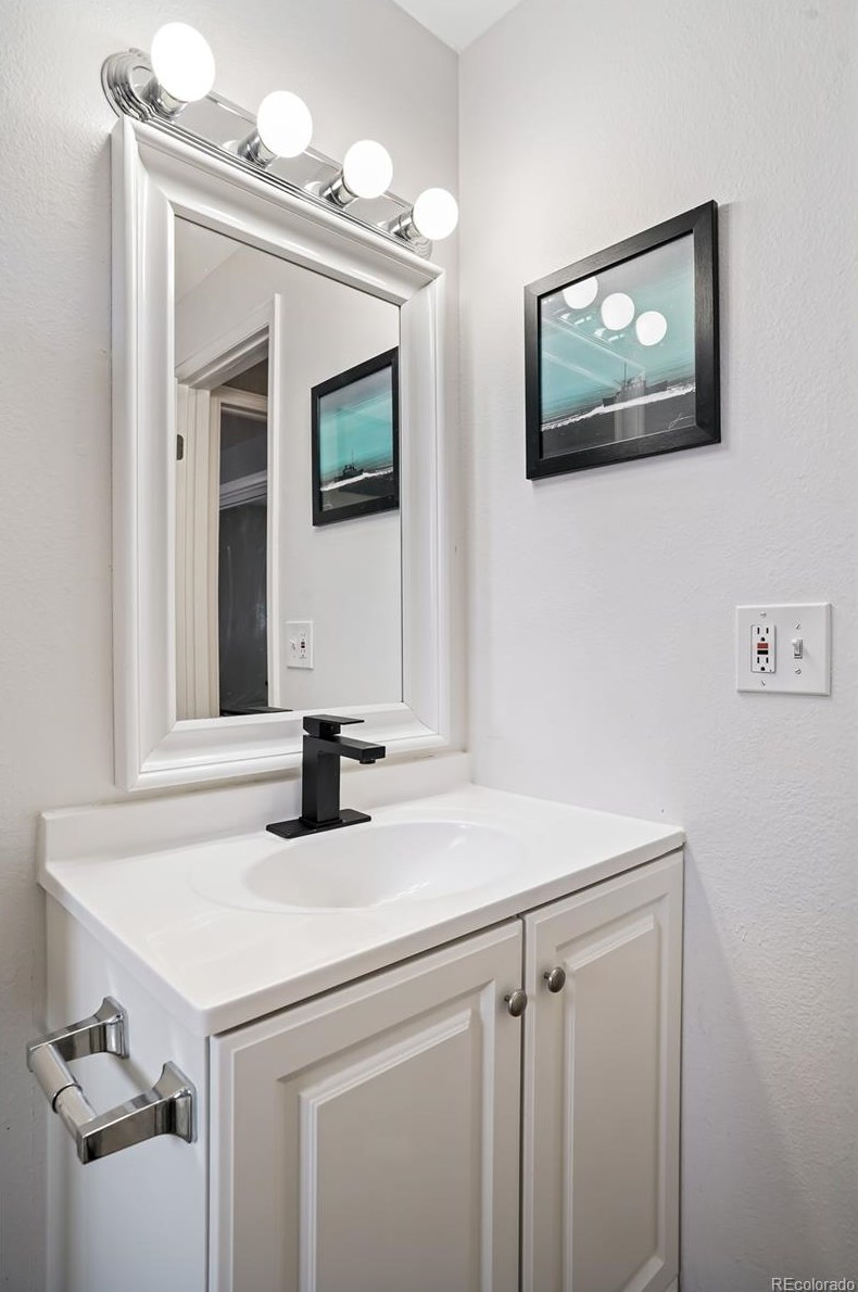 5102 Zinnia St, Arvada CO  80002-1740 exterior