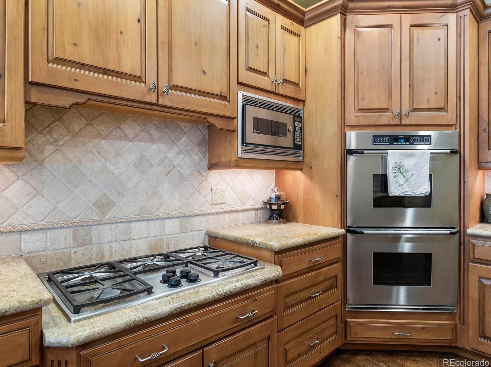 180 Ramshorn Dr, Castle Rock CO 80108-9058 exterior