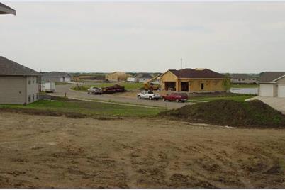 1811 Thunderbird Rd, Marshall, MN 56258 - Photo 1