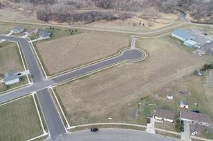 1107 Esther Cir, Marshall, MN 56258 - Photo 1