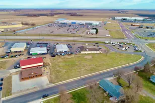 1351 Canoga Park Dr, Marshall, MN 56258 - Photo 1