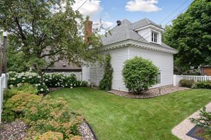 1900 Irving Ave S - Photo 11