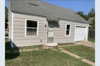 309 W 1st Street - Photo 1