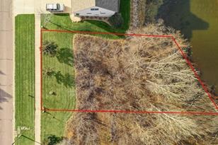 822 30th St NW, Faribault, MN 55021 - Photo 1