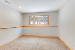 240 Iris St - Photo 11