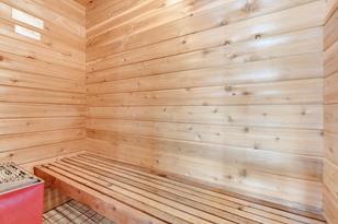 240 Iris St - Photo 15