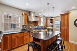 1936 Wellesley Ave - Photo 3