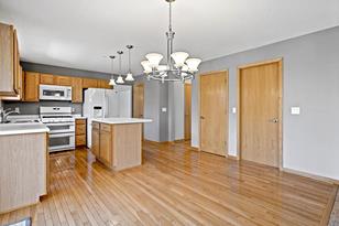 2786 Simons Dr - Photo 5