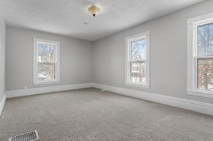 509 E 4th Street SW - Photo 5
