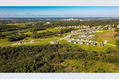 1658 Shannon Oaks Boulevard NE, Rochester, MN 55906 - Photo 9