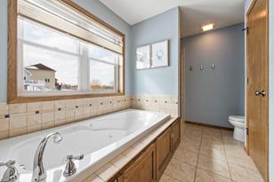 9425 Longridge Ct - Photo 17