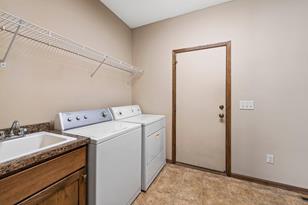 9425 Longridge Ct - Photo 11