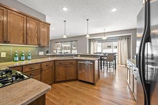 9425 Longridge Ct - Photo 7