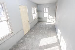 110 Park St W - Photo 3