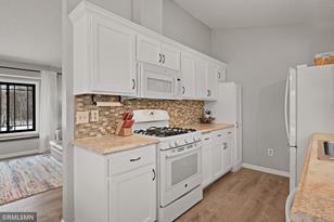 16649 Gehrig St NE - Photo 5